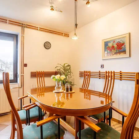 Apartma V Ograji Sentjernej