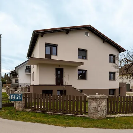 Apartma V Ograji *